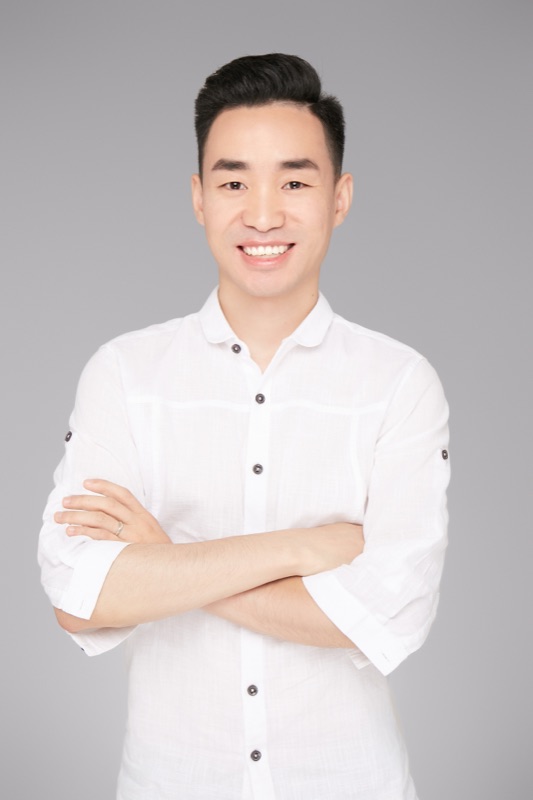 杨信 · Leo